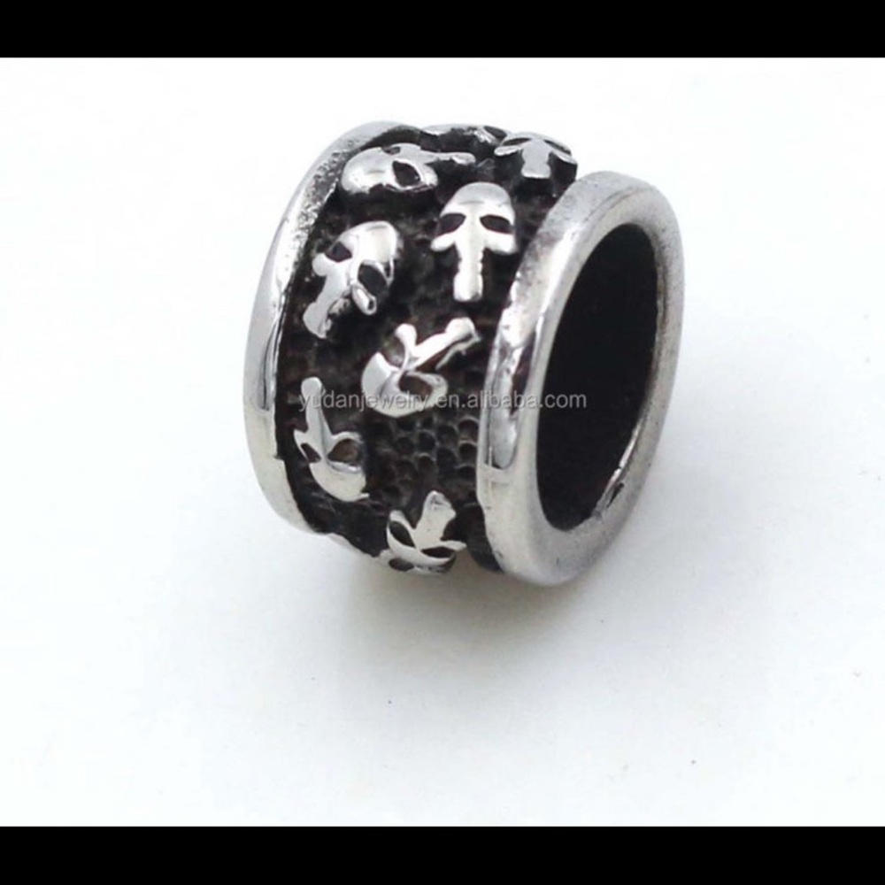 Skull bead spacers
